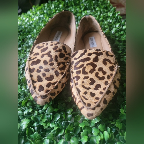 Steve Madden Leopard Print Flats - Picture 4 of 7